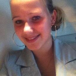 Hei Hei,, Ilonaa ben iik ,, XO woon in gemeente Medemblik xD . Lotte, Kirsten, Sharon en paschaa julliee zijn echt me beste vriendinnen 3