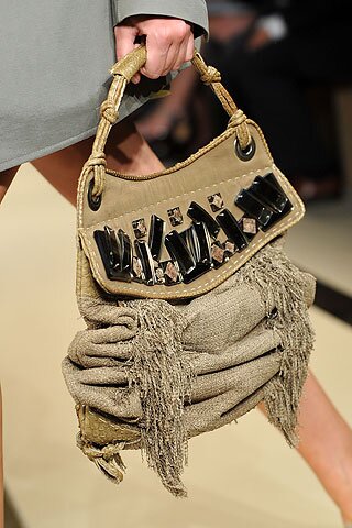 Especialistas en Tejidos, Pieles, y Moda .Specialists in fabrics, leather and fashion