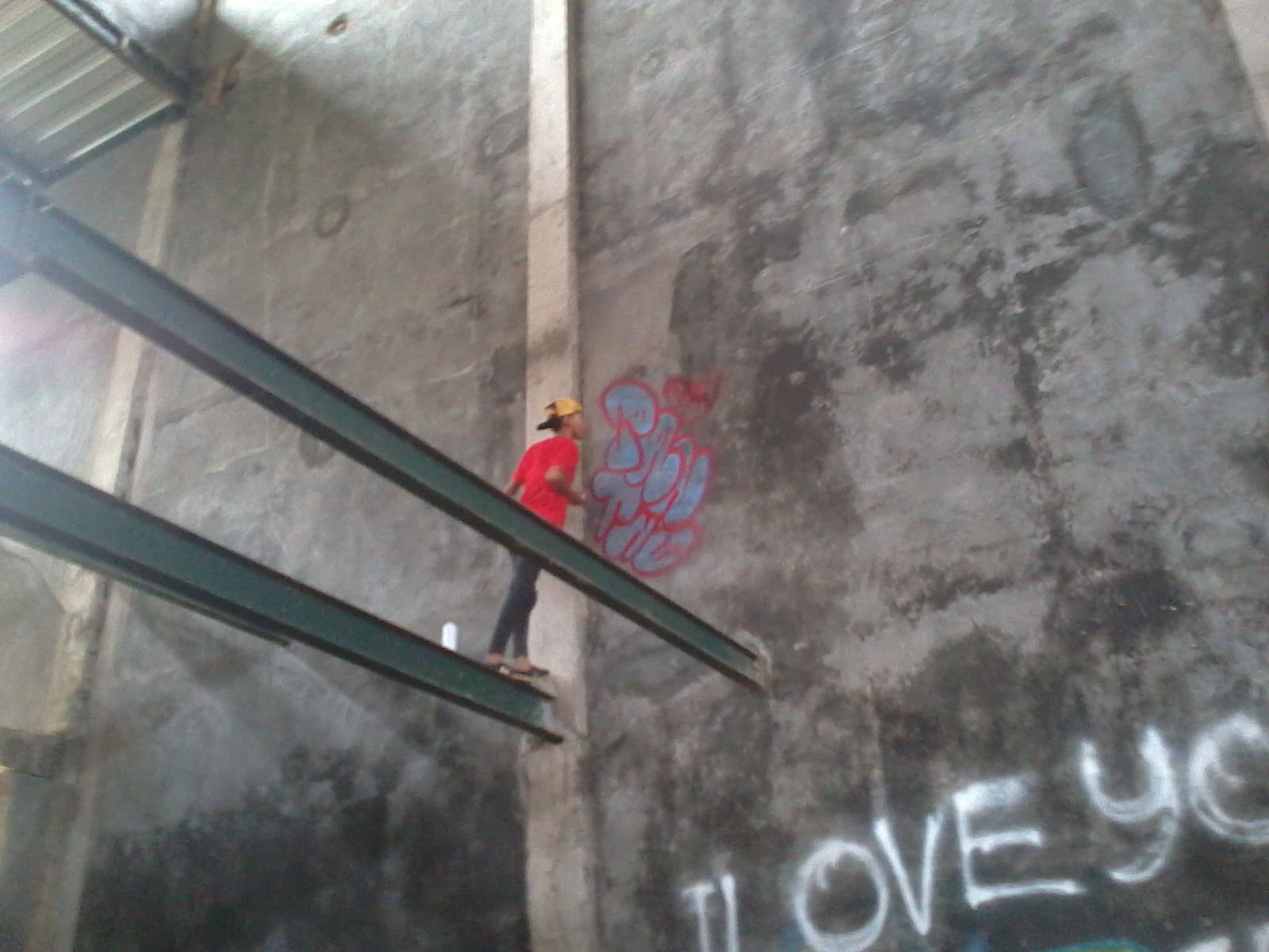 Make Shocking Aerosol Art - Age Doesn't Matter - Rain City Strike.