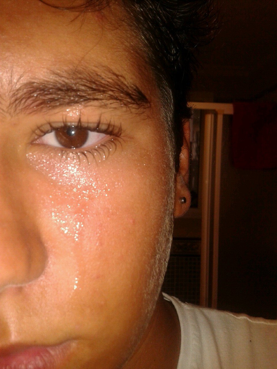 soy una persona que aunque busque la felicidad no hace falta que la encuentre porque la atrape hace mucho tienpo