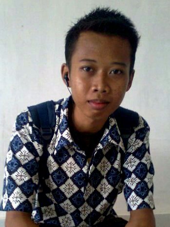 Ach_Fauzi15's profile picture. 15 November 1994