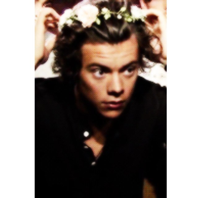 GOFOLLOW @hakunamaniaII OR THIS ACCOUNT WILL UNFOLLOW YOU THX:)