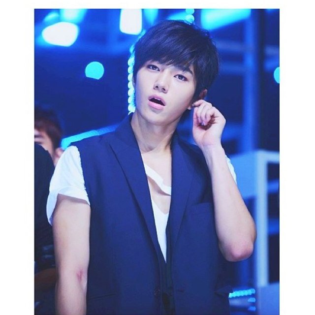 คุณรู้มั้ย?...ผมหล่อมากนะฟอลมาคุยกับผมสิ่ผมบอกก่อน...ผมหื่นนะครับ..*ปล.เดี่ยวจะจับฟัดเรียงตัวเลย*#ฟอลแบค:)