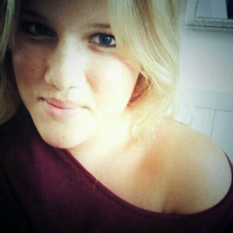 rachhlx's profile picture. 