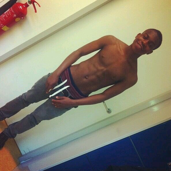 16 y/o - Basketbal player - follow me on instagram ; kkevinfernandez