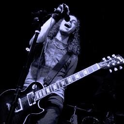 finespun's profile picture. Oren Barak, singer, guitarist, songwriter, code slinger, instigator and hand model