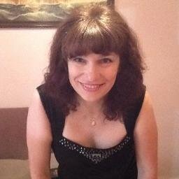 Делаю праздники, пишу стихи, тексты для песен, прозу.