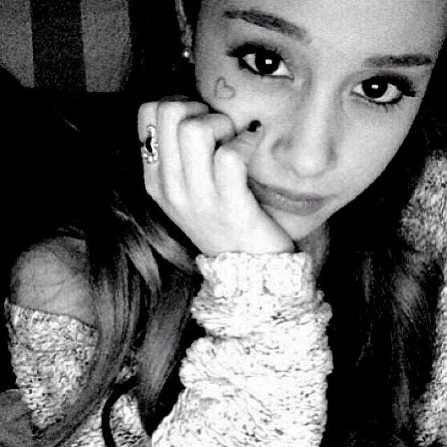 ariana had her first kiss in my state she knows where i live bye
