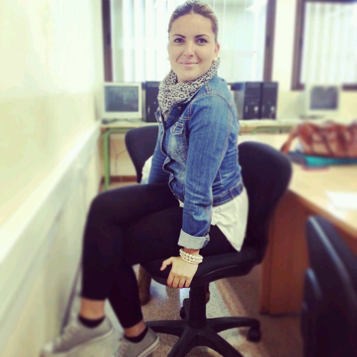 Estudiante de Administración y Finanzas; La vida nunca nos pone frente a situaciones que no podamos superar. Love