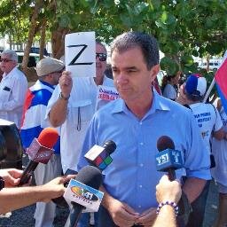 Civil and human rights advocate for Cuba through non-violence.  Promotor de los derechos civiles y humanos para Cuba a traves de la no-violencia,