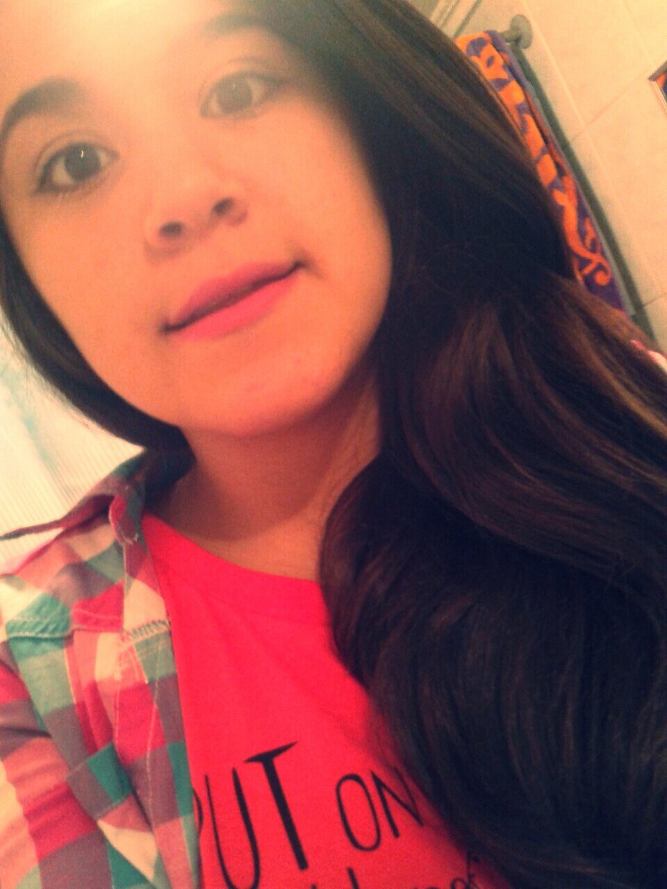 Holaa me llamo gabriela pero me puedes decir Gaby bueno me gusta la musica pop Me encata One direction Y soy un poko mal pensada igual que tu *------------*