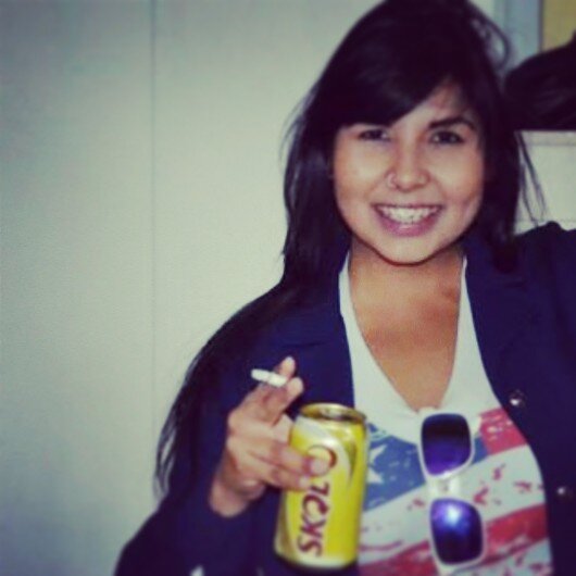 Thais M.,20 anos,aquariana,santista e casada!!