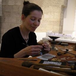 Dentellière sur Or       Gold Lace Maker