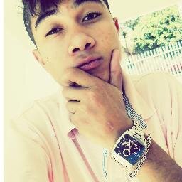 • 17 anos •  Aquariano  • Namorando • Loong Board ;3 
http://t.co/TvqWX3hmrN