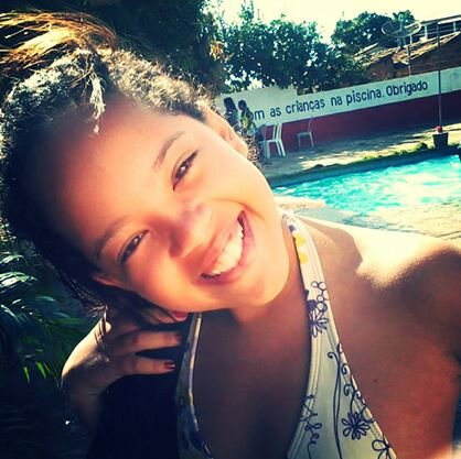 ~ α gαrotiinhα imperfeitα,
αqeelα qeê chorα de dor,
αqeelα qeê ja sofreu poor αmor,
αqeelα qe sαbe se αrrepender ♥