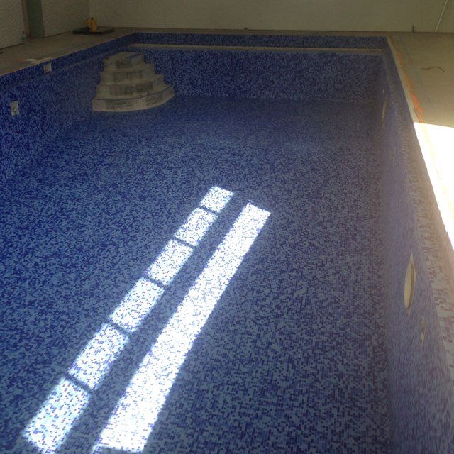 Wall and floor tiling specialists. Commercial and domestic work undertaken. Contact us on 07899680041 or kimrawlings@hotmail.co.uk