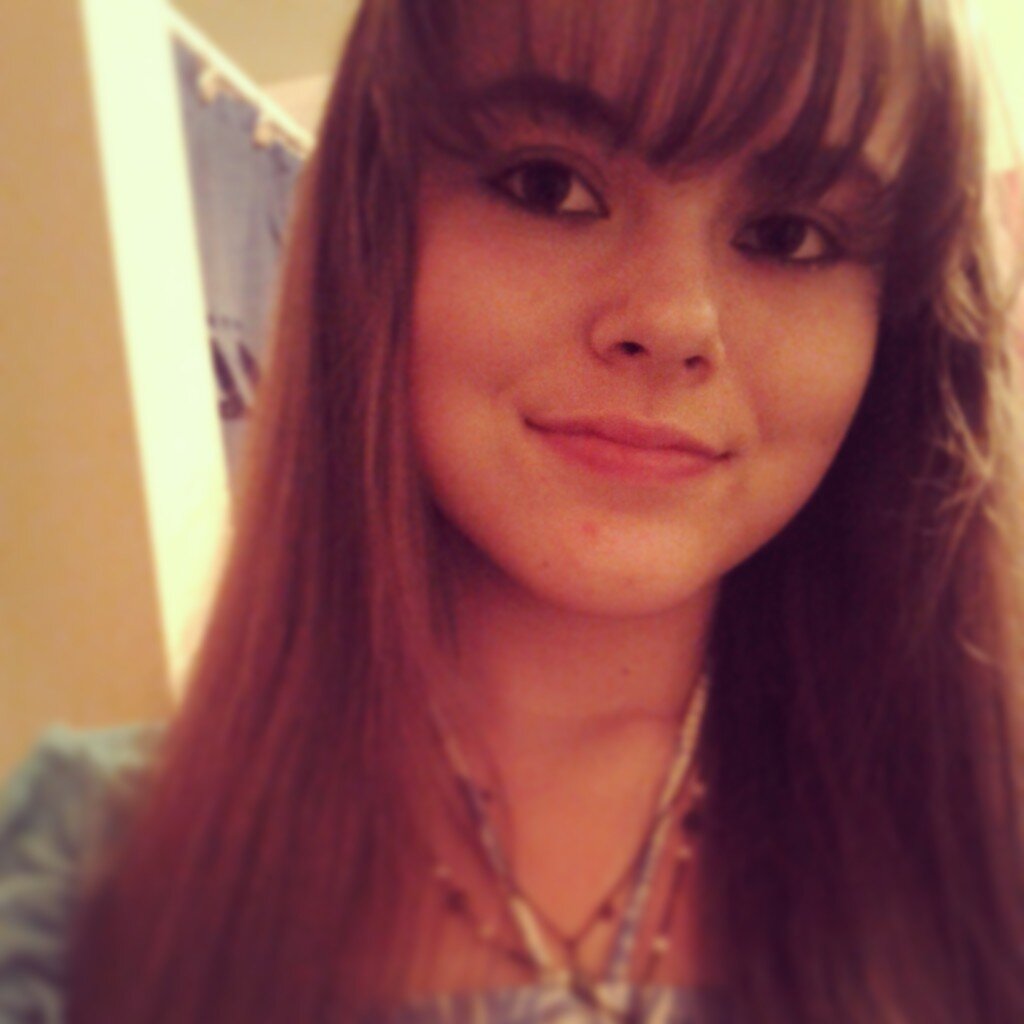•Meranda Jewell Hale•15 years young•Soccer Player•Book reader•Artist of many kinds