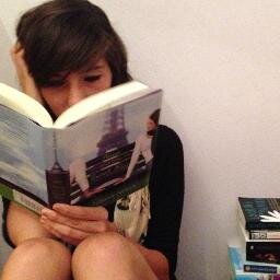 runasantiguas's profile picture. Administradora del blog Runas Antiguas. Leo, reseño y escribo. También canto y actúo, pero eso es otro tema. Estudio en Hogwarts. Colecciono pegatinas.