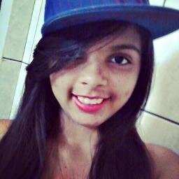 Não Vivo Sem: Deus , Amigos , Família , Musica Homens ,  Coca-Cola , Chocolate , Composições & Dança ! *-* ♥