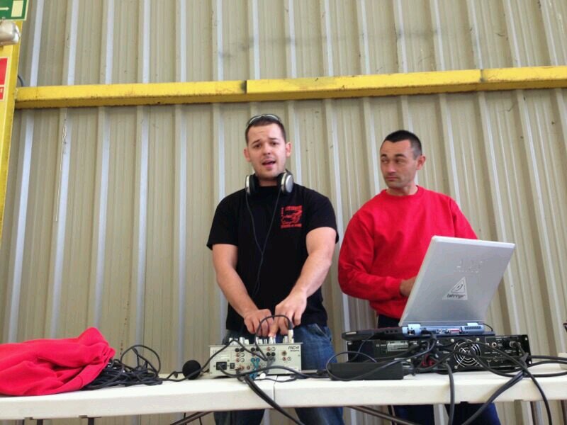 Raulcv08's profile picture. Confia en ti , hasta un reloj parado acierta dos veces al dia