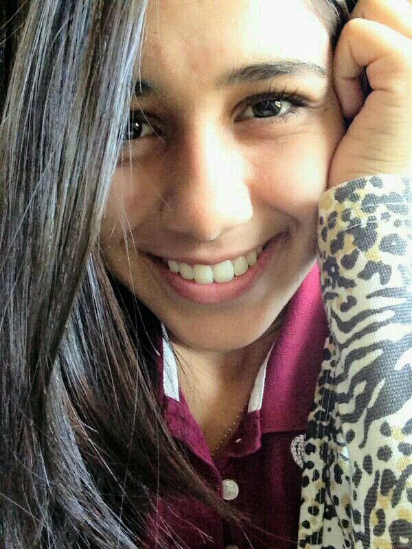 mineira ,16 anos, ciumenta, livros, fotografia, viajar, filmes, seriados, @FilhodoKeke 3
