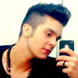 casada com o melhor cantor do mundo @luansantana nego lindo