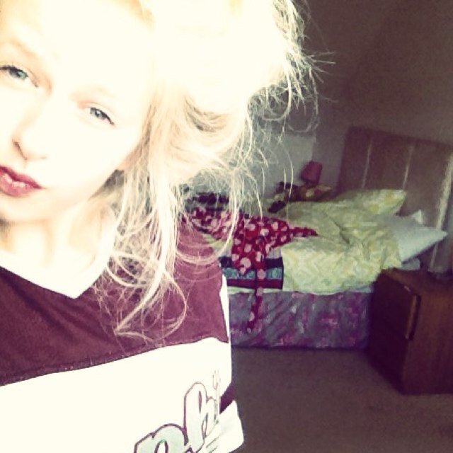 hardy_rebecca's profile picture. Yeah urm never know what to put here,follow me?or not i really couldnt care less urm yeah so...