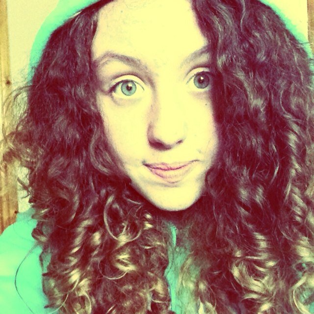 ∞ Ellie McCarthy is my name I love singing, dancing , being outside & being myself no one can tell you what you do and never be pushed around :) ∞