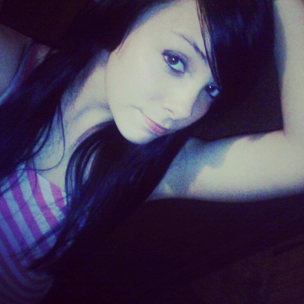 My  name: Dezarae im 15 lives in Meridian. Taken 8·14·133. Love Country and Some HipHop and Rap, and rock.!(: Follow me ill follow back.