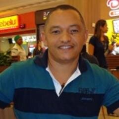 Filósofo, professor, graduado em letras, Pedagogia, Filosofia, Estudante de Direito. Pai e Educador.