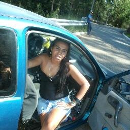 adoro sair, viajar estar na companhia de bons  amigos.