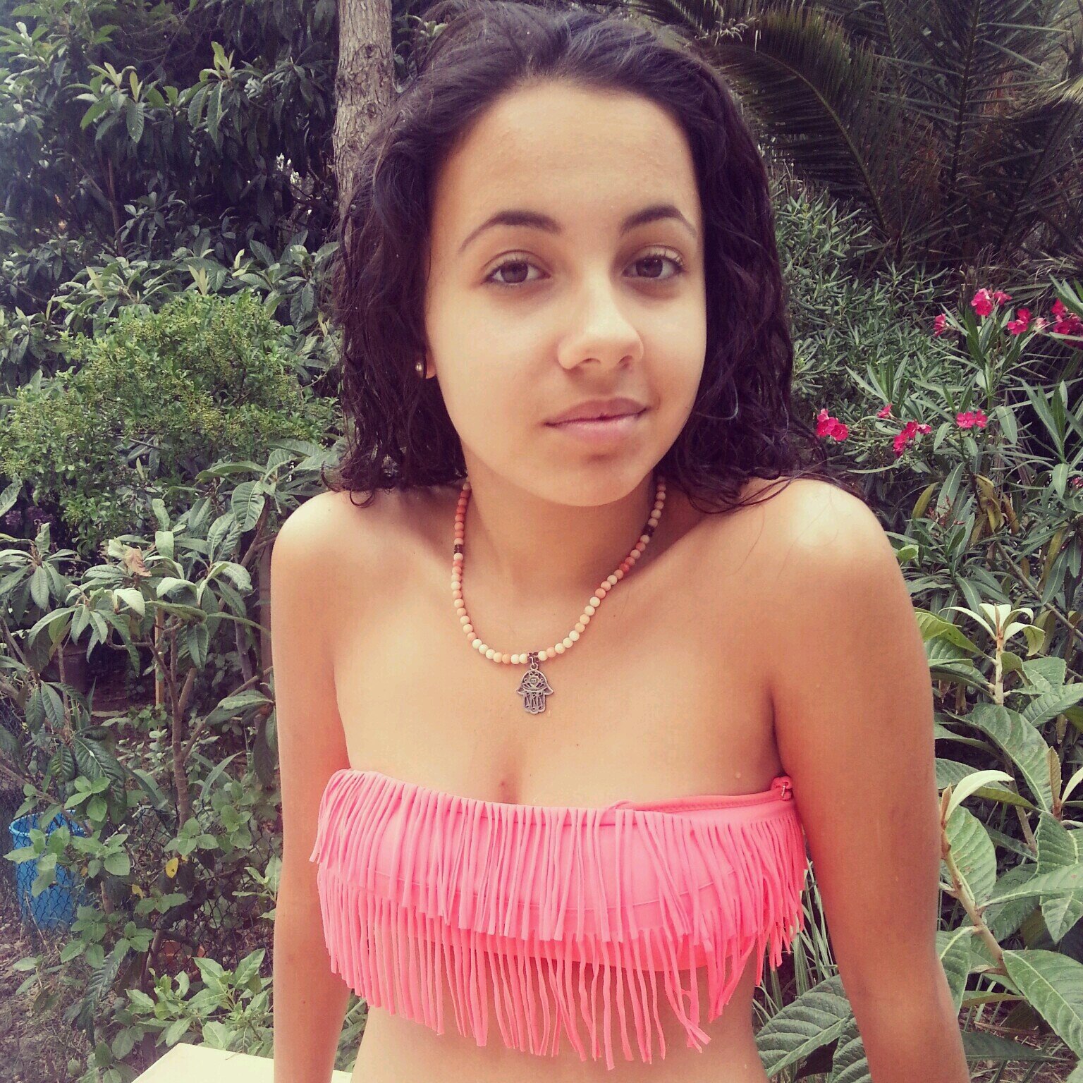 Si la vie te montre une centaine de raison de pleurer, montre lui des milliers de raisons de sourir ♥                             Follow me je follow back