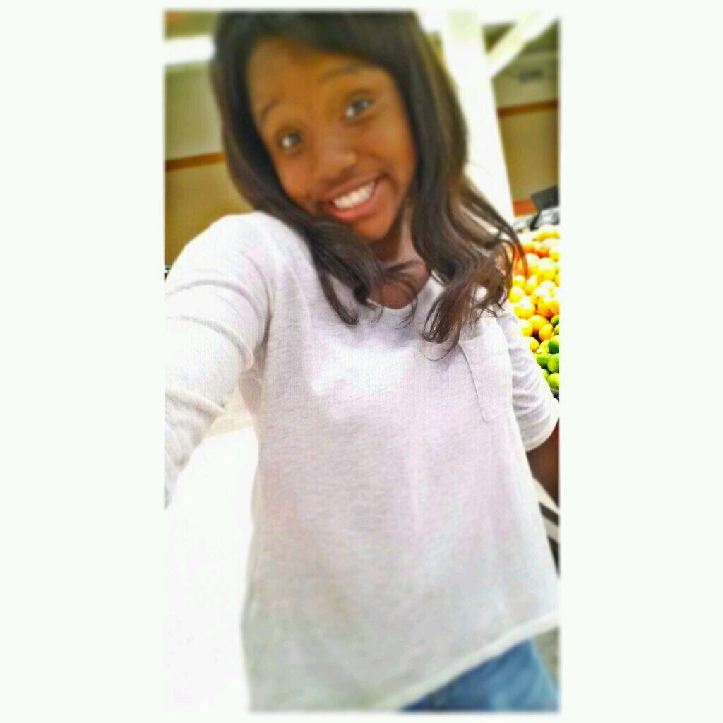 Capricorn 1/8 new to this follow me single is life ♥♡