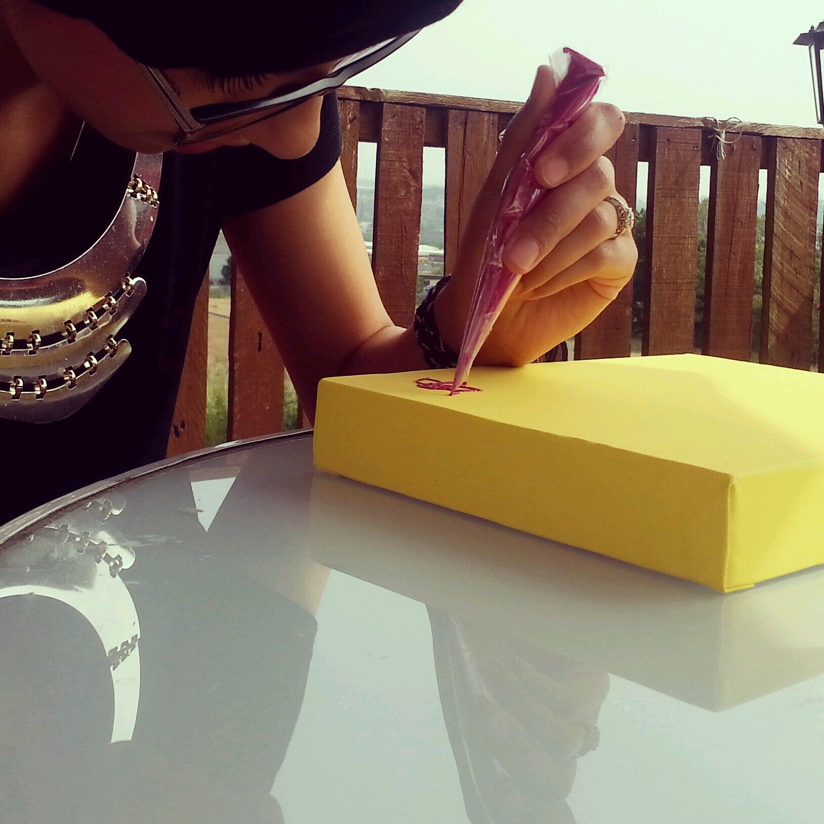 Simply an all round creative | Artist, Crafter, Illustrator | Creator of Bespoke Art pieces | Instagram @tasneemcreates