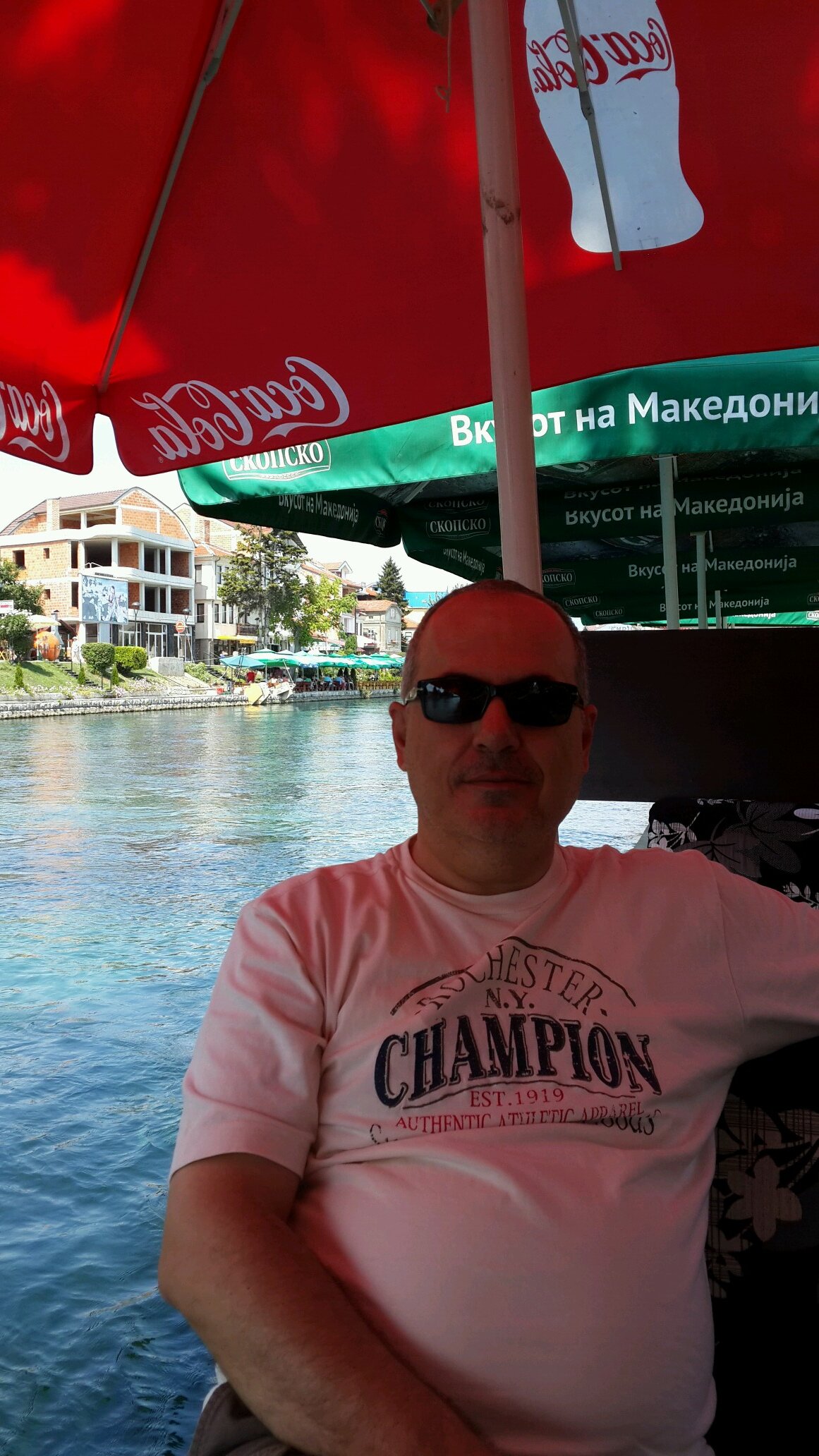 resneli63's profile picture. 