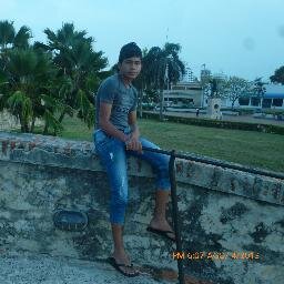 No somos perfectos nos caemos y nos levantamos cometemos fallos y nos arrepentimos tarde o temprano  _No Somos Tan Distintos_
