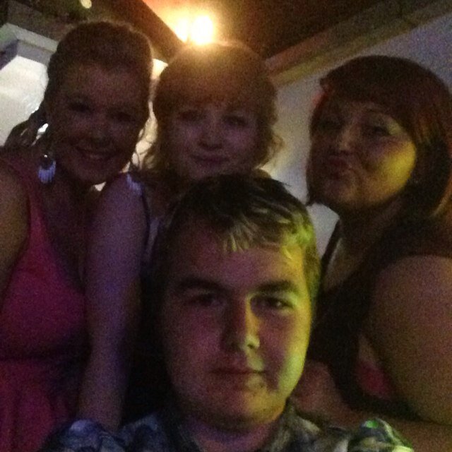 Im Jordan, lives in Cwmbach, Aberdare, 20 years old, College boy, Blackberry user 74fd9ffe, I follow back :-D