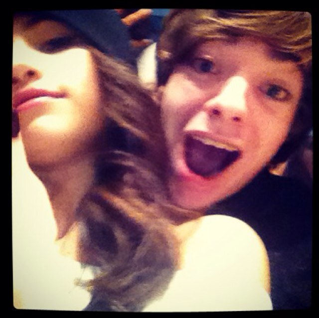 Selena_x_Gomez's profile picture. 08/09/13 MY LIFE MADE!!! http://t.co/8NXRCDrvGv