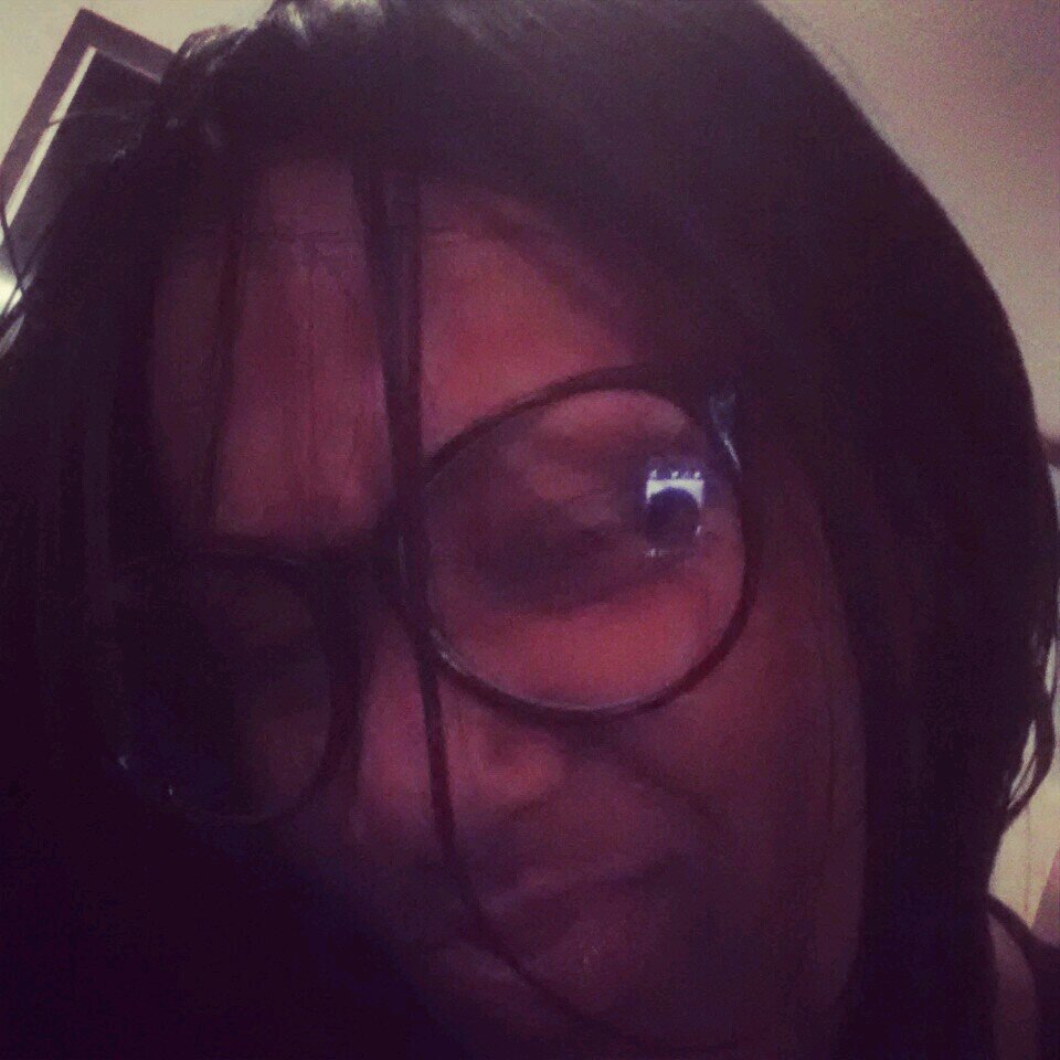 New to Twitter sooooo FOLLOW ME... I FOLLOW BACK ( ^_^ )