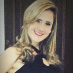Sou ciumenta, boba, insegura, romântica, chorona, mandona, orgulhosa, irônica, sonhadora, exagerada e dramática. Gostou? Follow-me. *o*