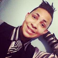 19 anos , compositor , Adorador  ♥ , jovem levantado pelas mãos de Deus para levar e anunciar o evangelho através de louvores, onde vidas tem se rendido a Deus