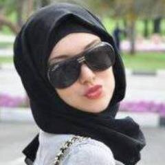 work in the stock market,  I love , music and chocolat ...muslama...ahlawya'.libraalya...borsagya..
bkrh ela5' wan....