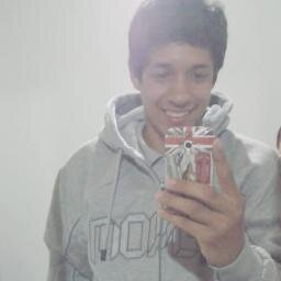 Garoto de atitudes únicas : )  
→ ↓
Posso nαõ ser perfeito,
Mαis sαõ os meus defeitos que fαzem eu ser único
(17 Anos,