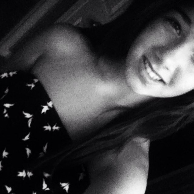 My name is Hannah Perry , Canadian , love music and love to travel ✌️
