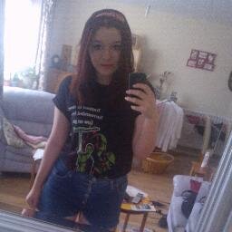 Hiya, I'm Sophie, I like make up, cats, pop punk and hardcore.