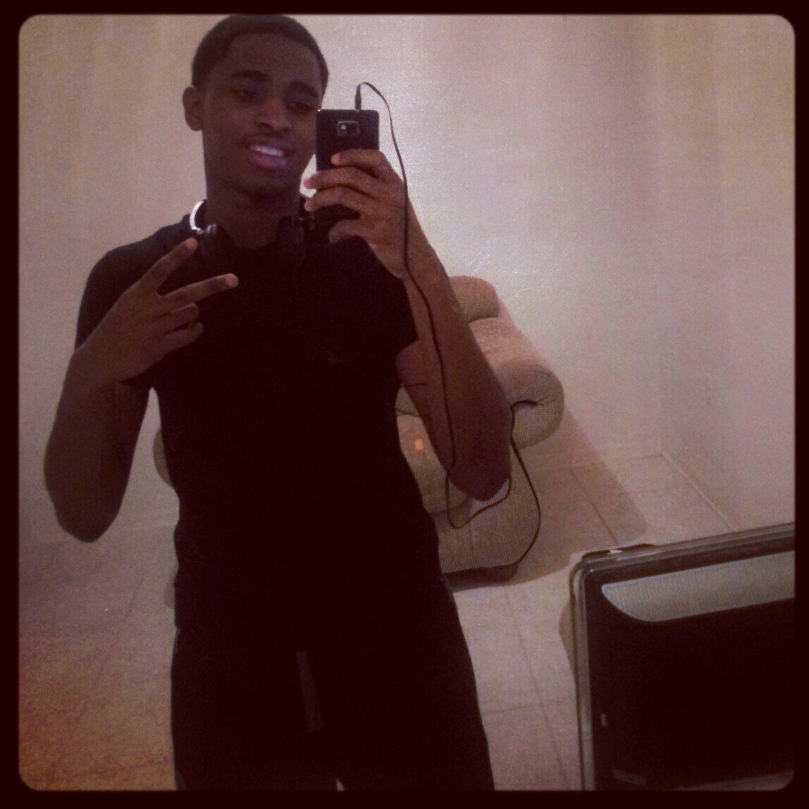 -Huge Carmelo Anthony fan   -Follow Me on IG @Loganb329   -Basketball is my Life  -Put God First