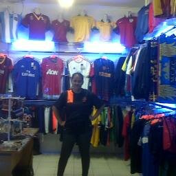 menyediakan Jersey,jaket,stelan futsal + fooball,sepatu futsal + football,hoddie,sweater // PIN 266AD0A2 - 27701F15 // WA : 081283749884