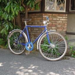 神楽坂の自転車屋　早稲田通りで自転車屋やっています。 ＊パンク修理大歓迎＊ 営業：平日11:00～19:00土日午後開店　
定休日：水曜日木曜日　月末の土日

住所：矢来町１０７番地　ケーキ屋さんのとなり。ミニベロ・折り畳み・軽快車・点検英式空気入れ無料です。＊輸入電動車等対応出来ない自転車があります。
