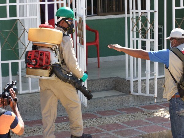 La Secretaría de Salud de Soledad adelanta una campaña agresiva y contundente en contra del mosquito Aedes Aegypti, principal portador del dengue.