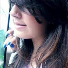 Quem quiser vencer na vida deve fazer como os seus sábios: Mesmo com a alma partida, ter um sorriso nos lábios.